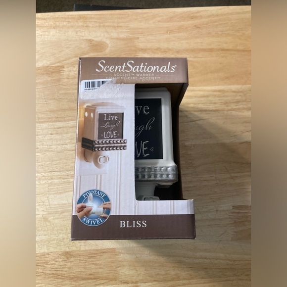 Scentsationals bliss wax melts plug ins - has live , laugh , love design. NWT - Picture 3 of 6